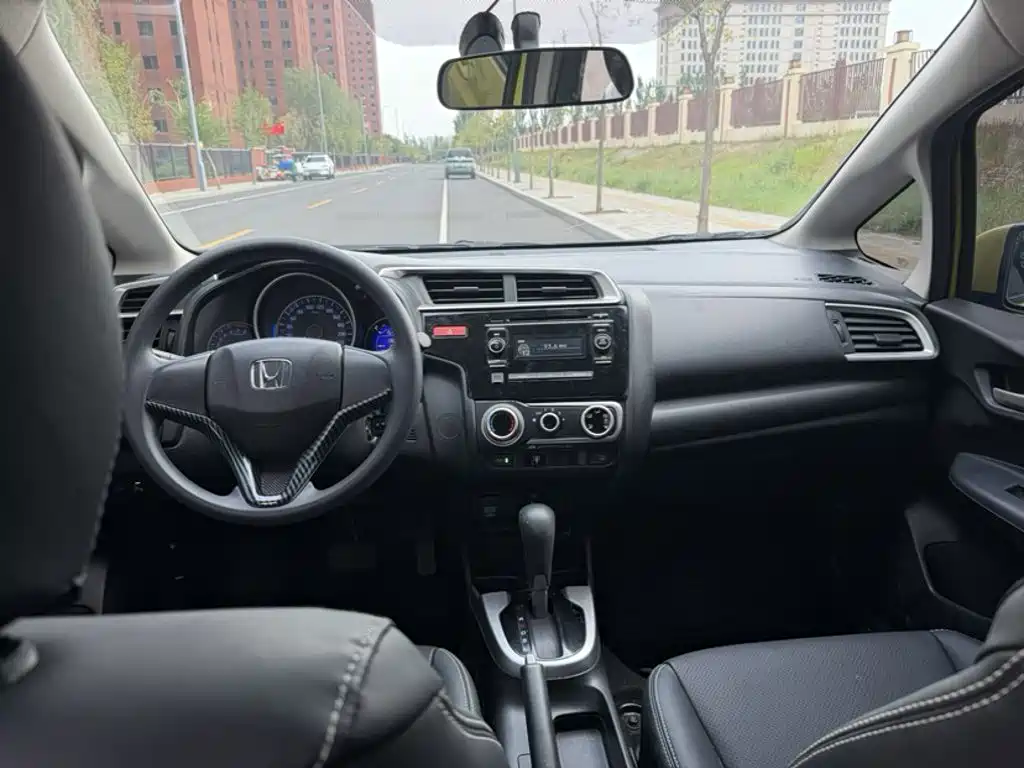 Honda Fit — миниатюра 6