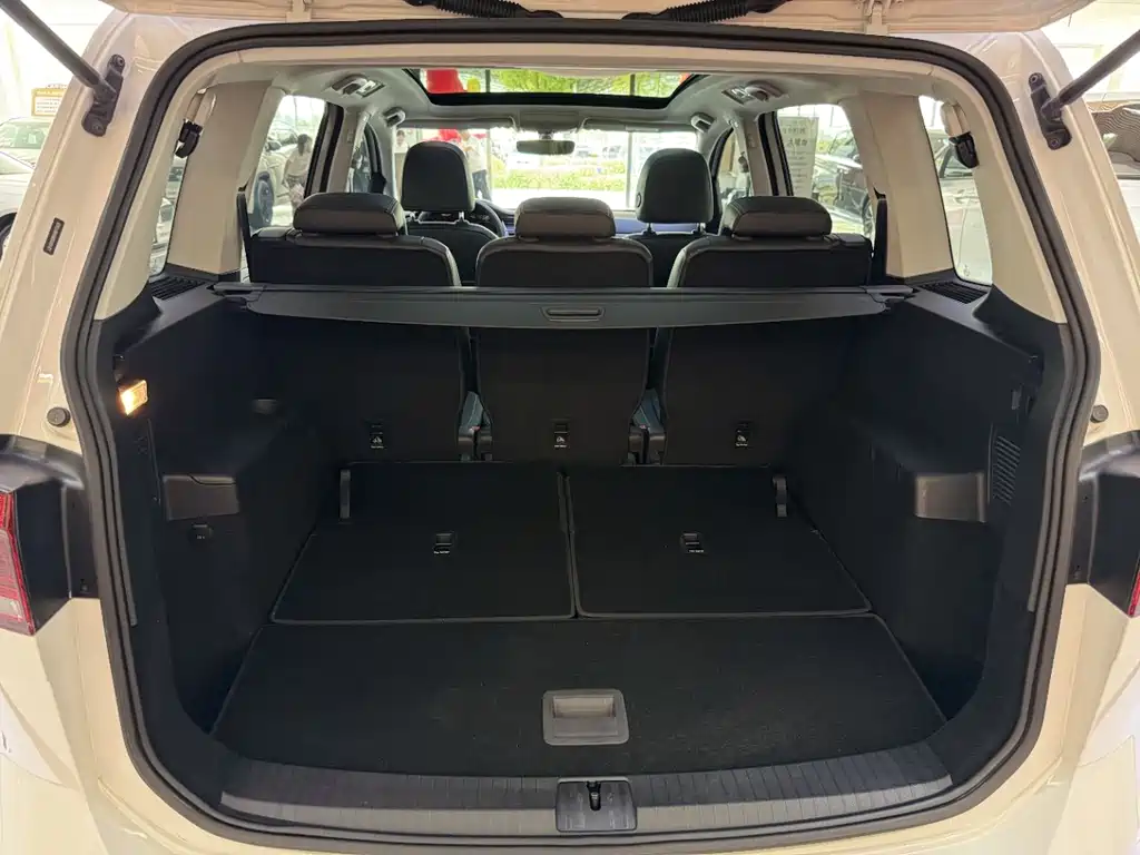 Volkswagen Touran — миниатюра 12