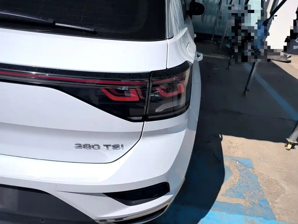 Volkswagen T-Roc — миниатюра 8