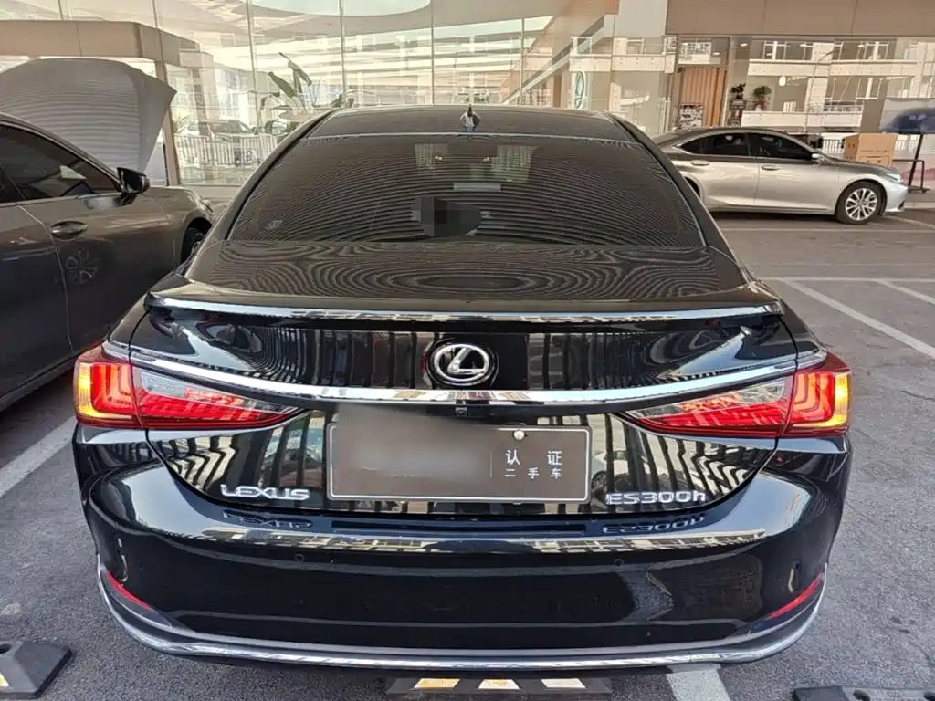 Lexus ES — миниатюра 6
