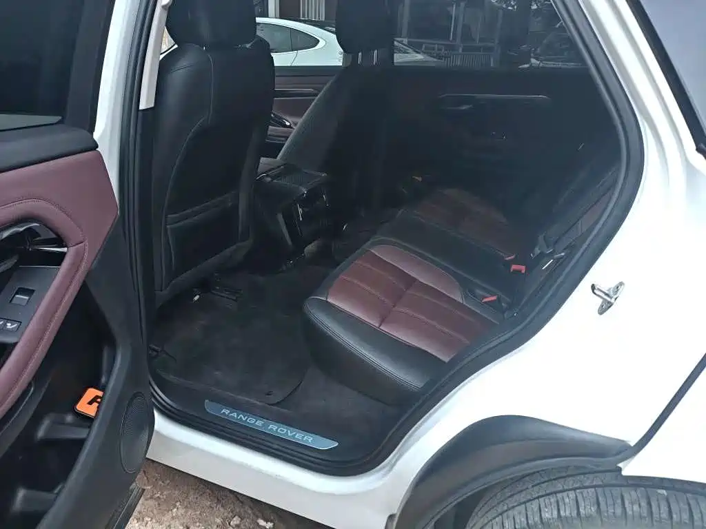 Land Rover Evoque PHEV — миниатюра 7