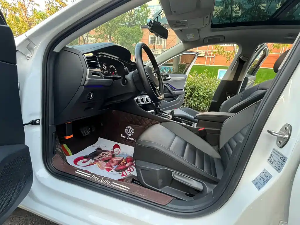 Volkswagen Sagitar — миниатюра 4