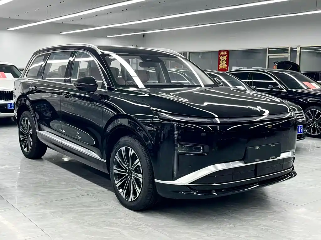 Wuling Xingguang L — миниатюра 3