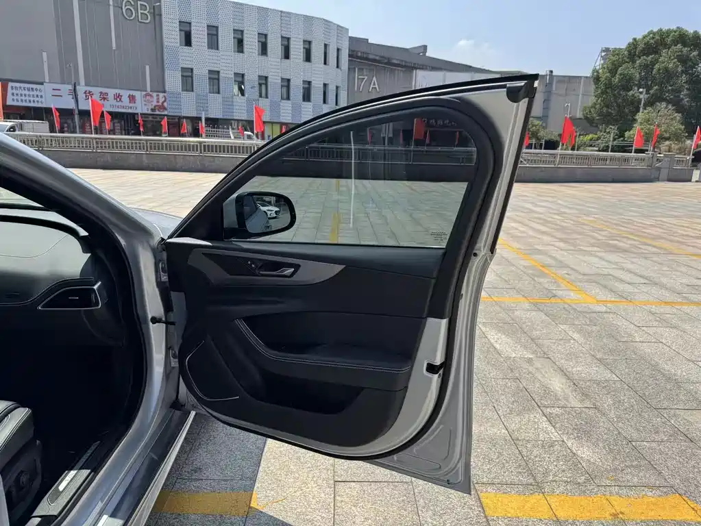 Jaguar XEL — миниатюра 27