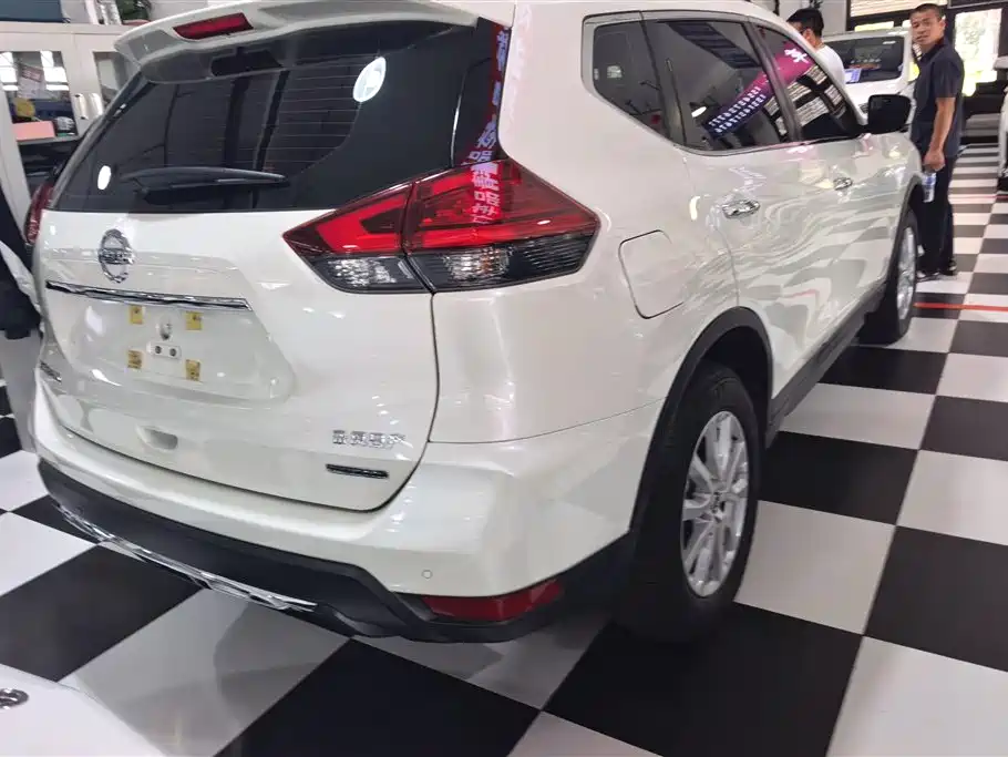 Nissan X-Trail 2020 2.0L XL ITS 3rows CVT 2WD мест Comfort