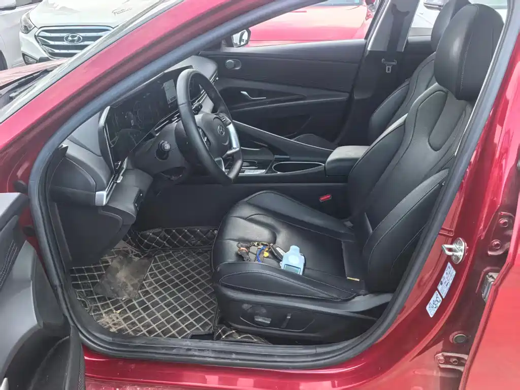 Hyundai Elantra — миниатюра 6
