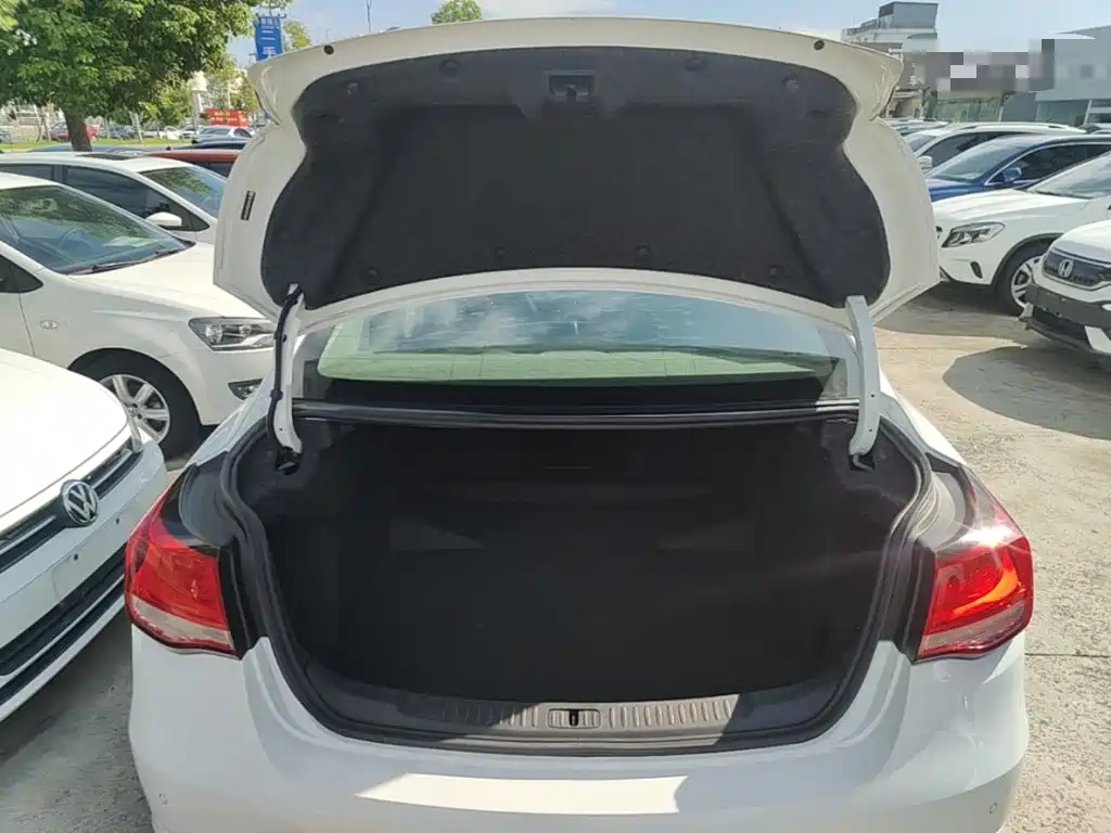 Chevrolet Malibu — миниатюра 19