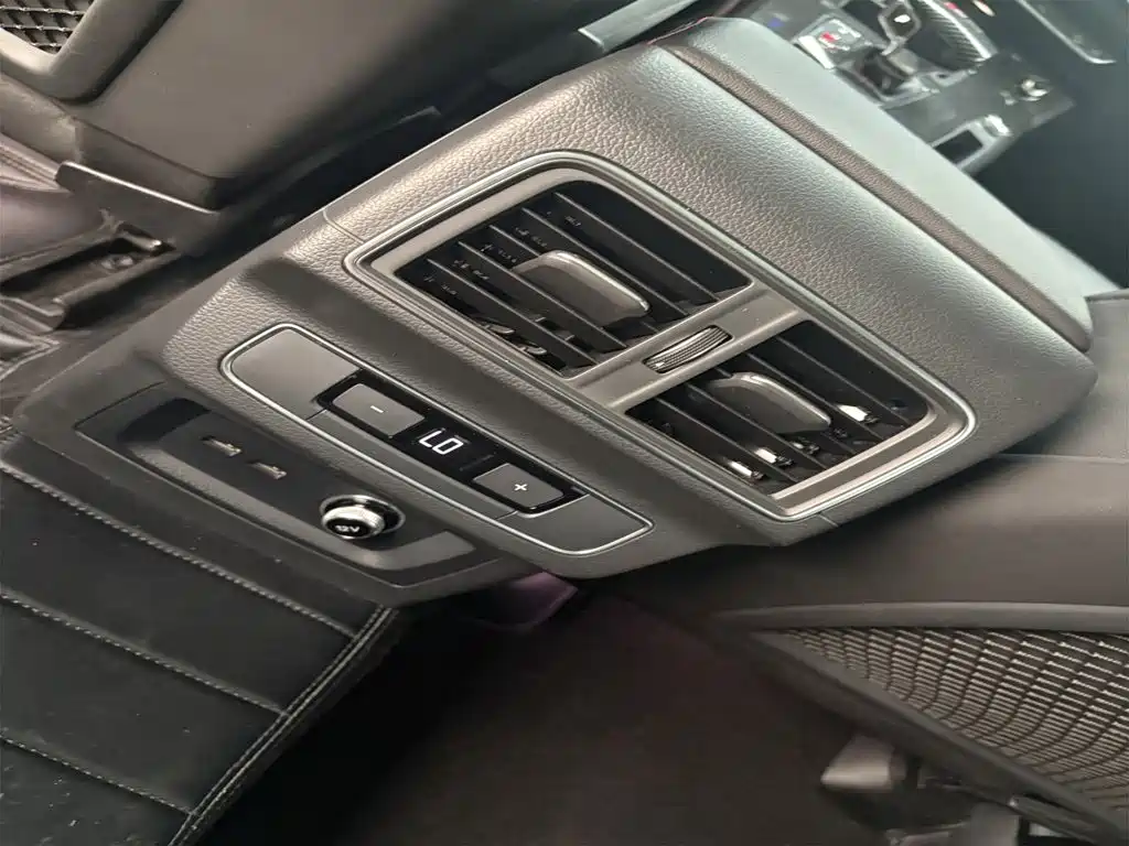 Audi Q5L — миниатюра 10