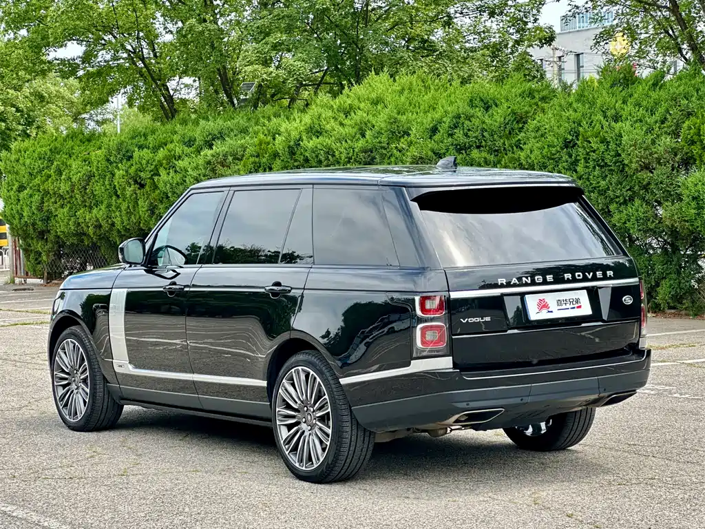 Land Rover Range Rover 2022 3.0 L6 400PS