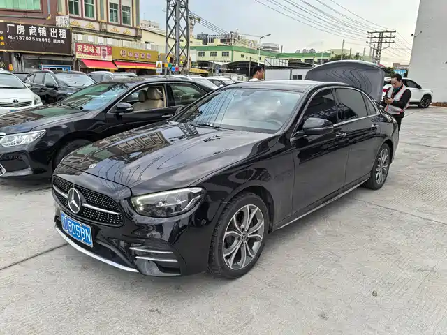 MERCEDES-BENZ E CLASS