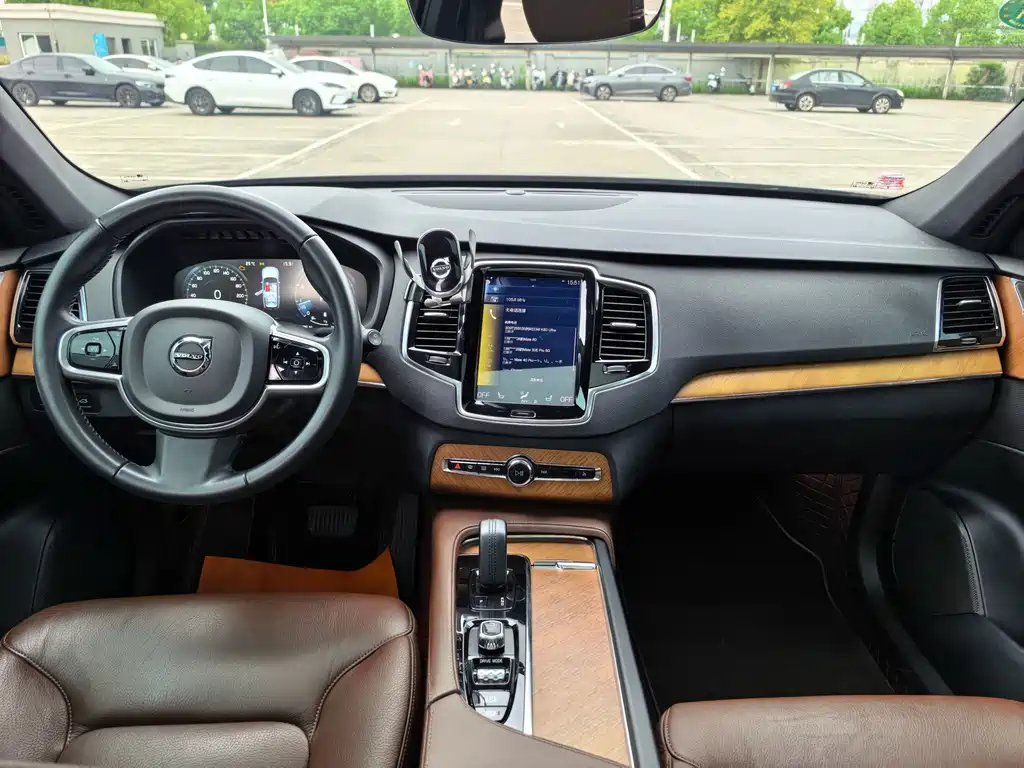 Volvo XC90 — миниатюра 10