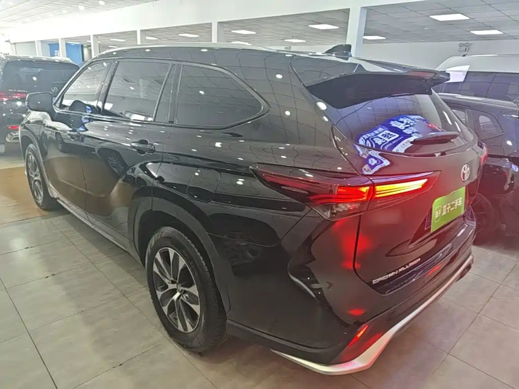 Toyota Crown Kluger — миниатюра 5