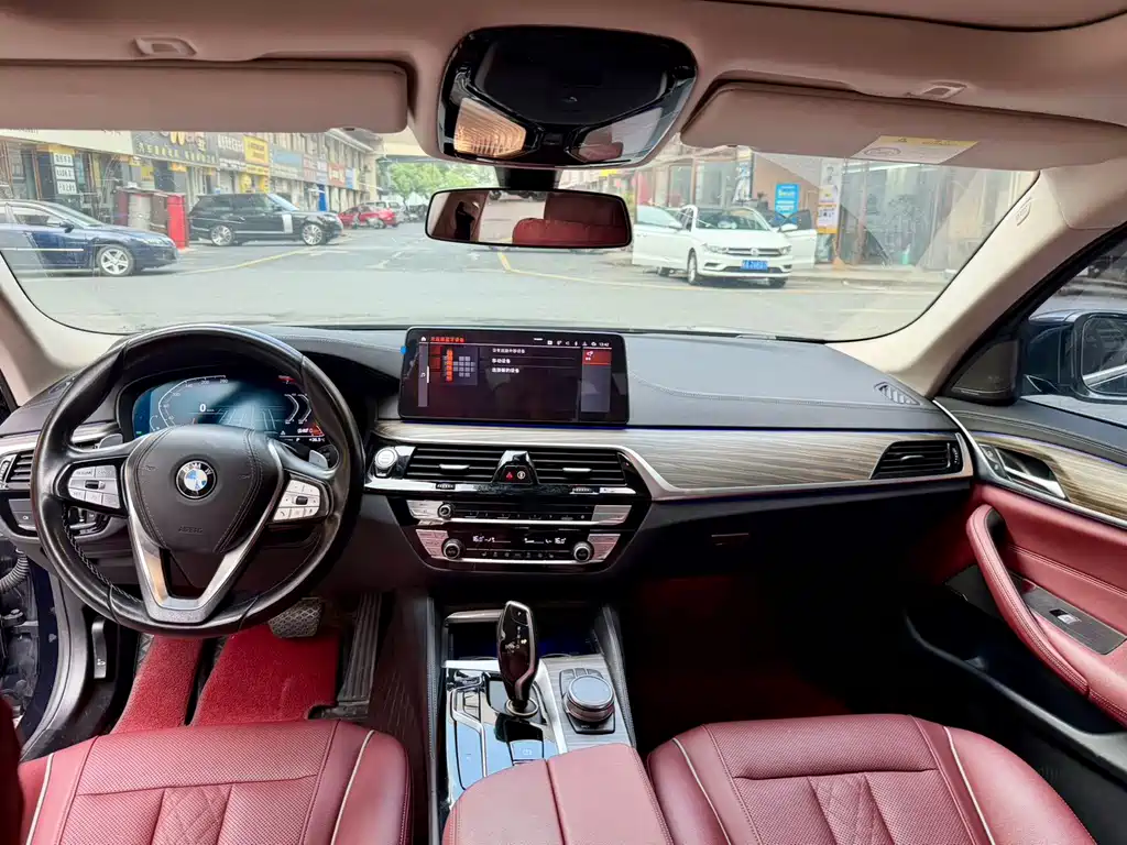 BMW 5 Series — миниатюра 5