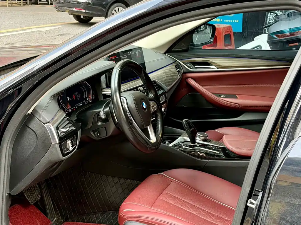 BMW 5 Series — миниатюра 3