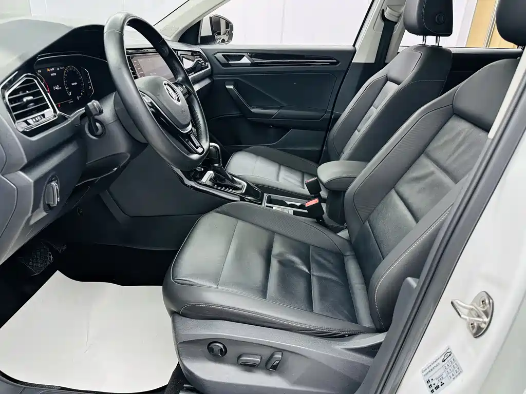 VOLKSWAGEN T ROC EXPLORING SONGS