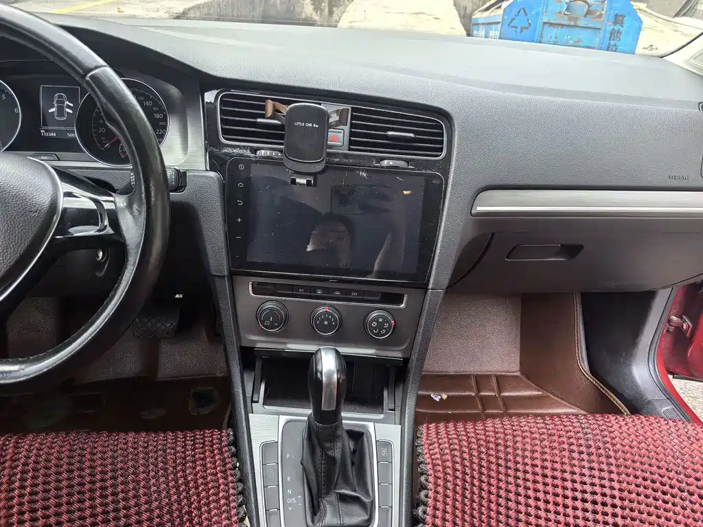 Volkswagen Golf — миниатюра 11