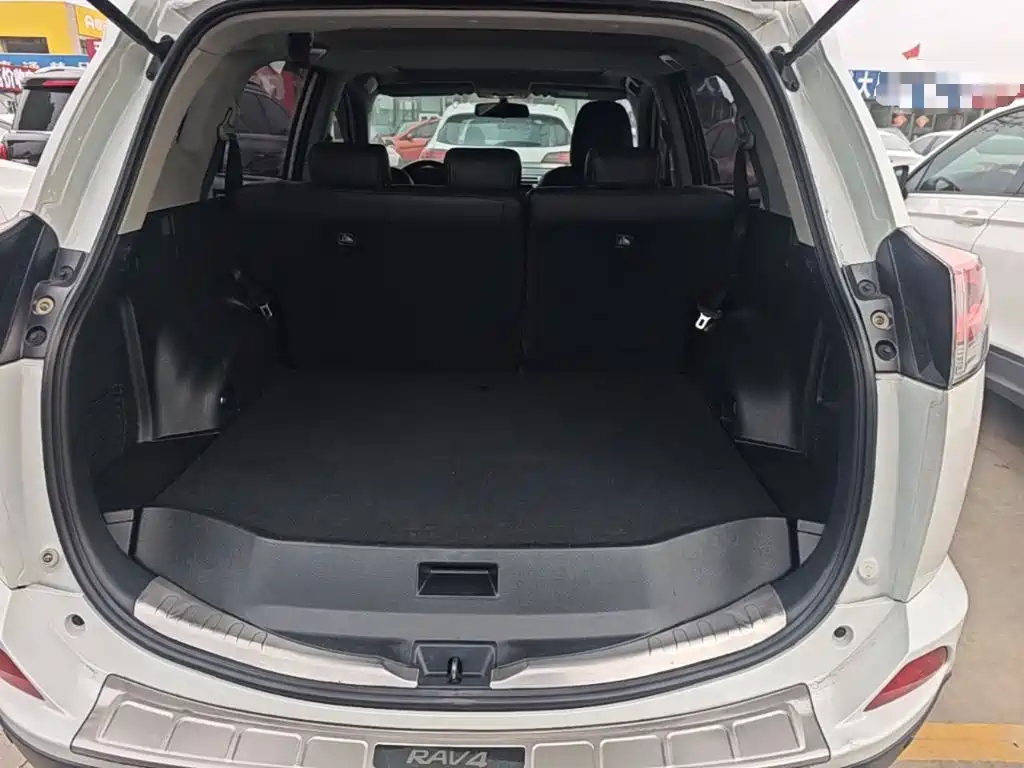Toyota RAV4 — миниатюра 19