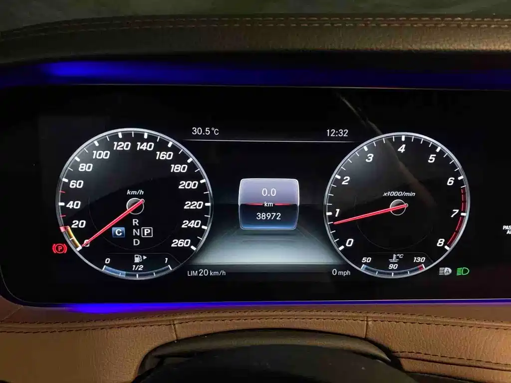 Mercedes-Benz S-Class — миниатюра 6