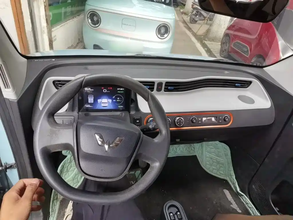 Wuling MINIEV — миниатюра 10