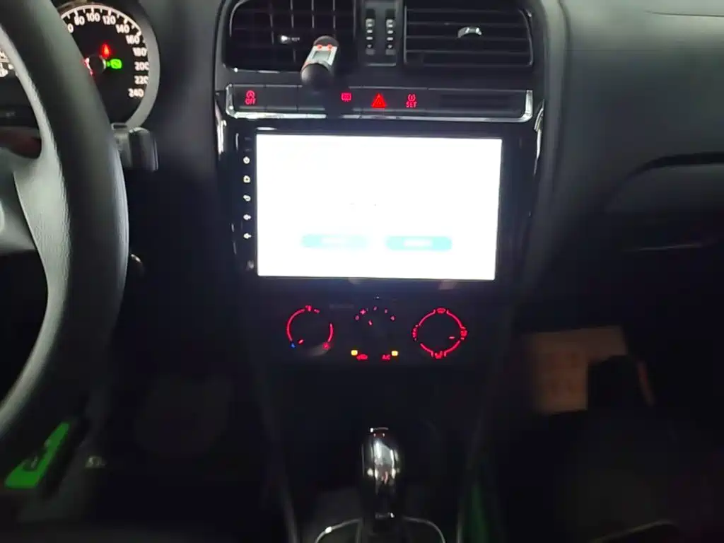 Volkswagen Polo — миниатюра 13