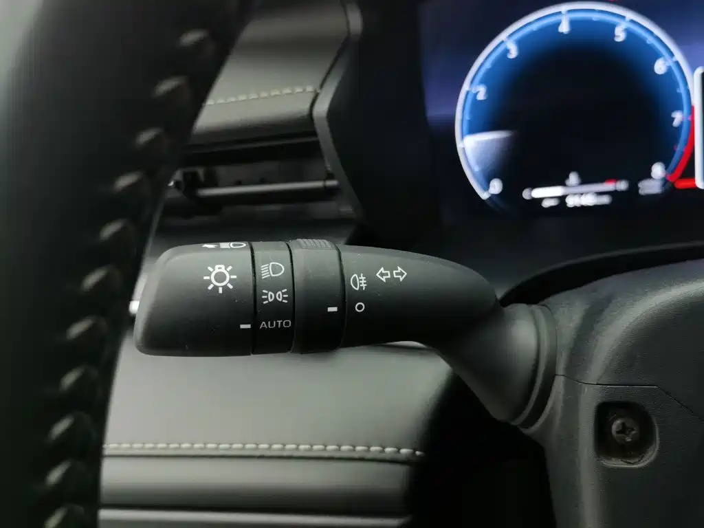 Toyota Camry — миниатюра 21