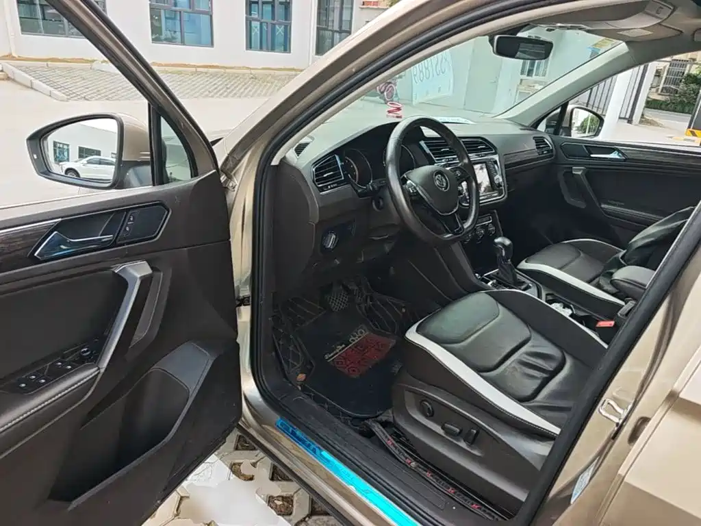 Volkswagen Tiguan L — миниатюра 21