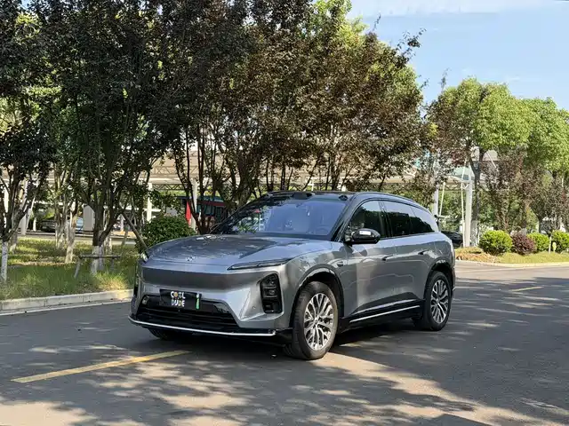 2025 Nio ES6