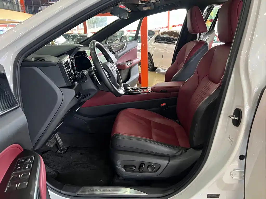 Lexus NX — миниатюра 8