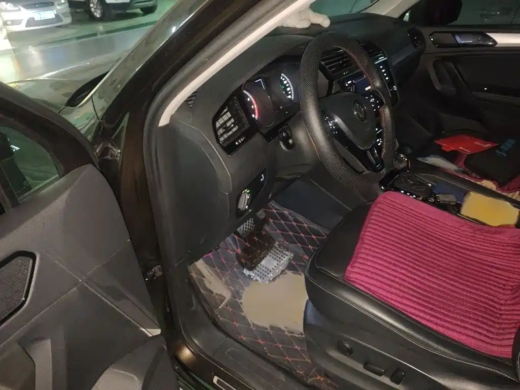 Volkswagen Tiguan L — миниатюра 14