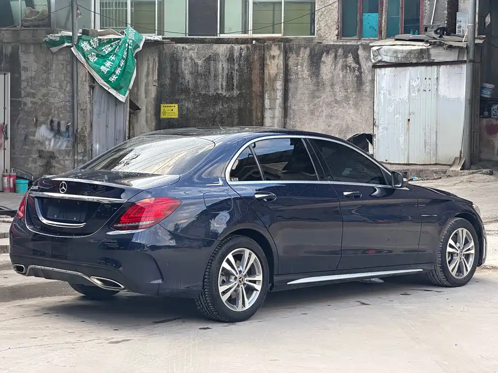 Mercedes-Benz C-Class — миниатюра 6
