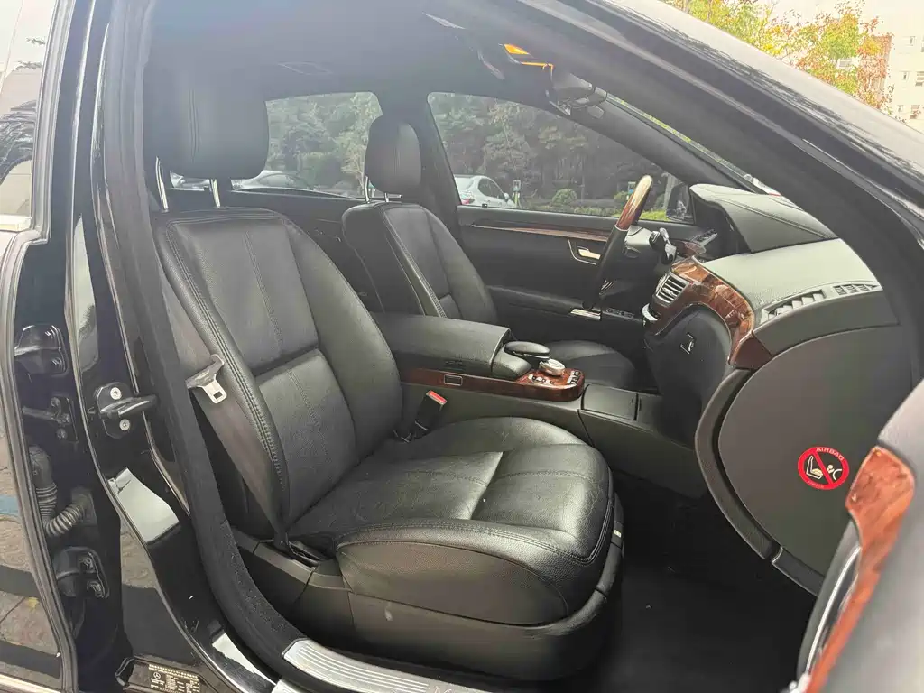 Mercedes-Benz S-Class — миниатюра 12