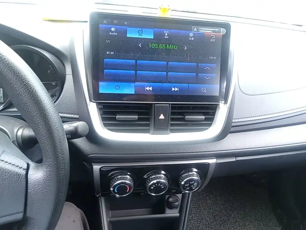 Toyota Yaris L — миниатюра 13