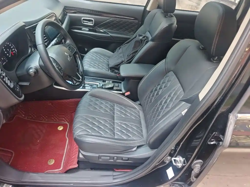Mitsubishi Outlander — миниатюра 15
