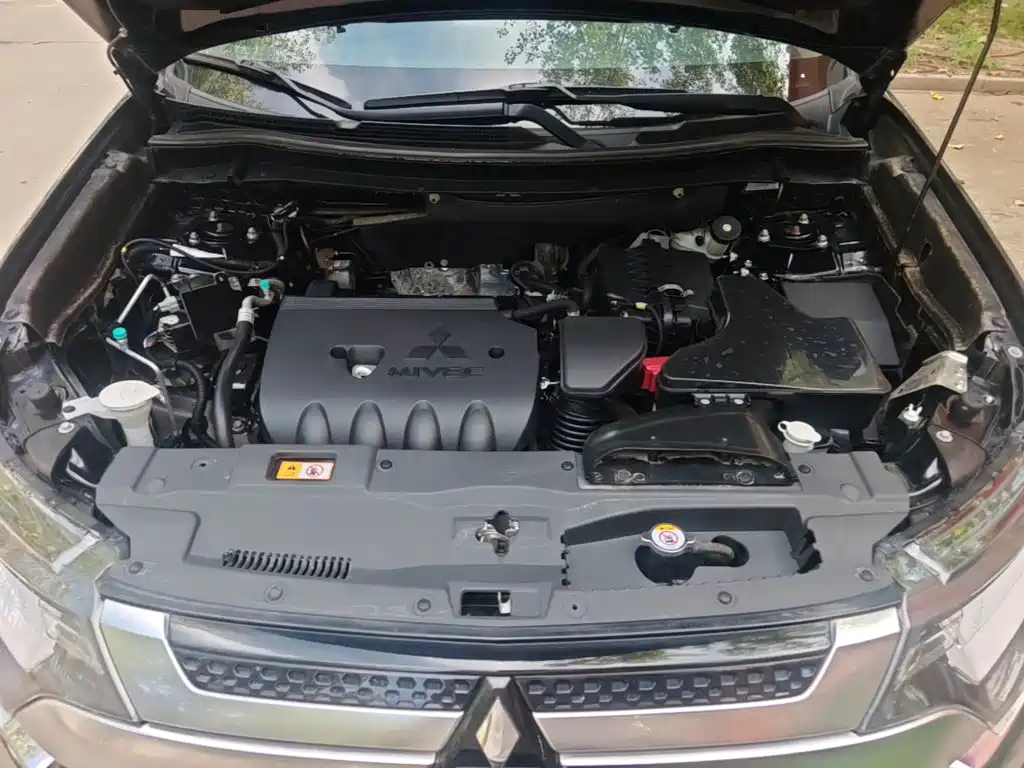 Mitsubishi Outlander — миниатюра 20