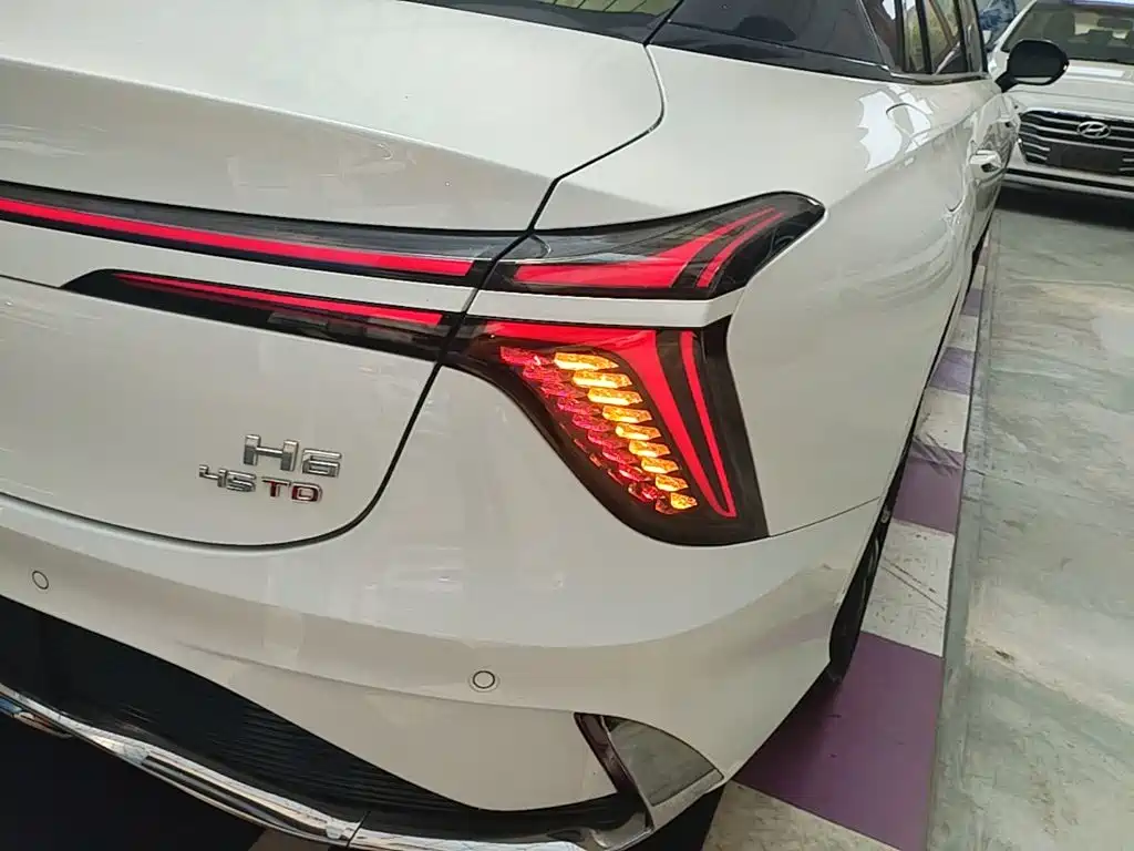 Hongqi H6 2024 2.0T