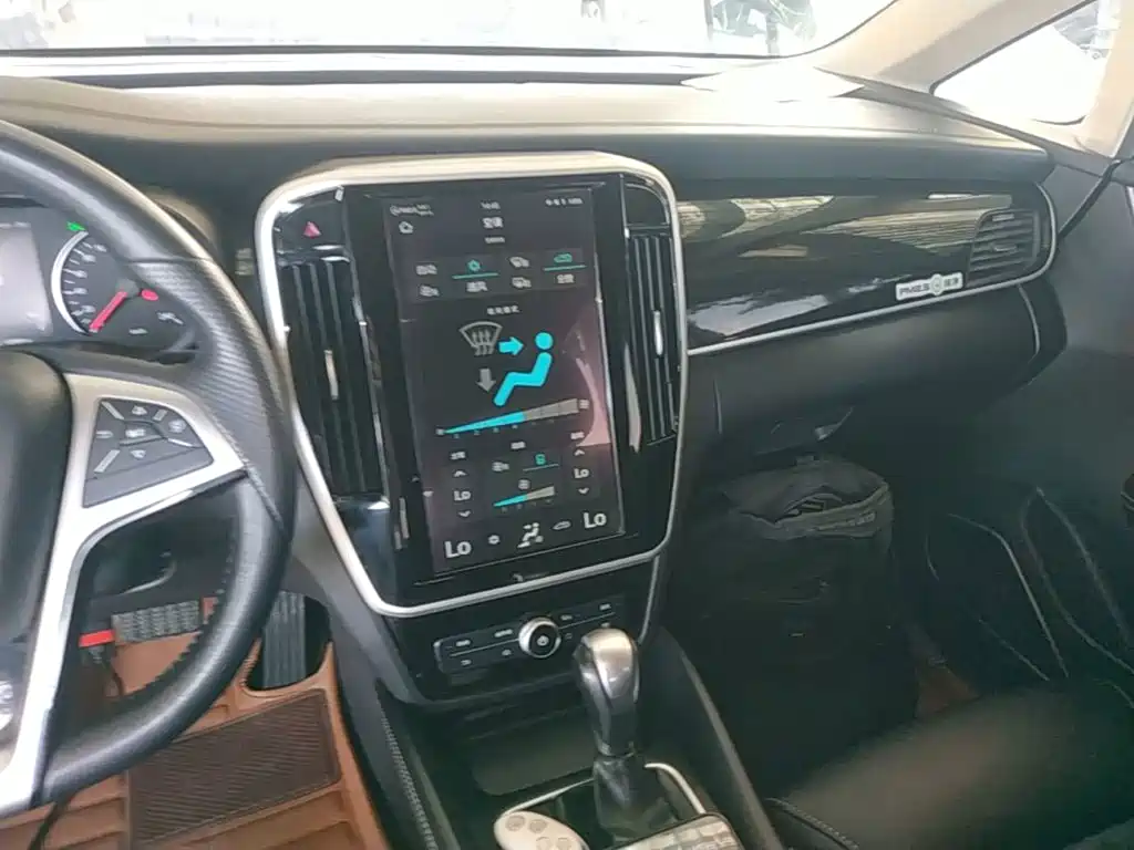 BYD MAX — миниатюра 13