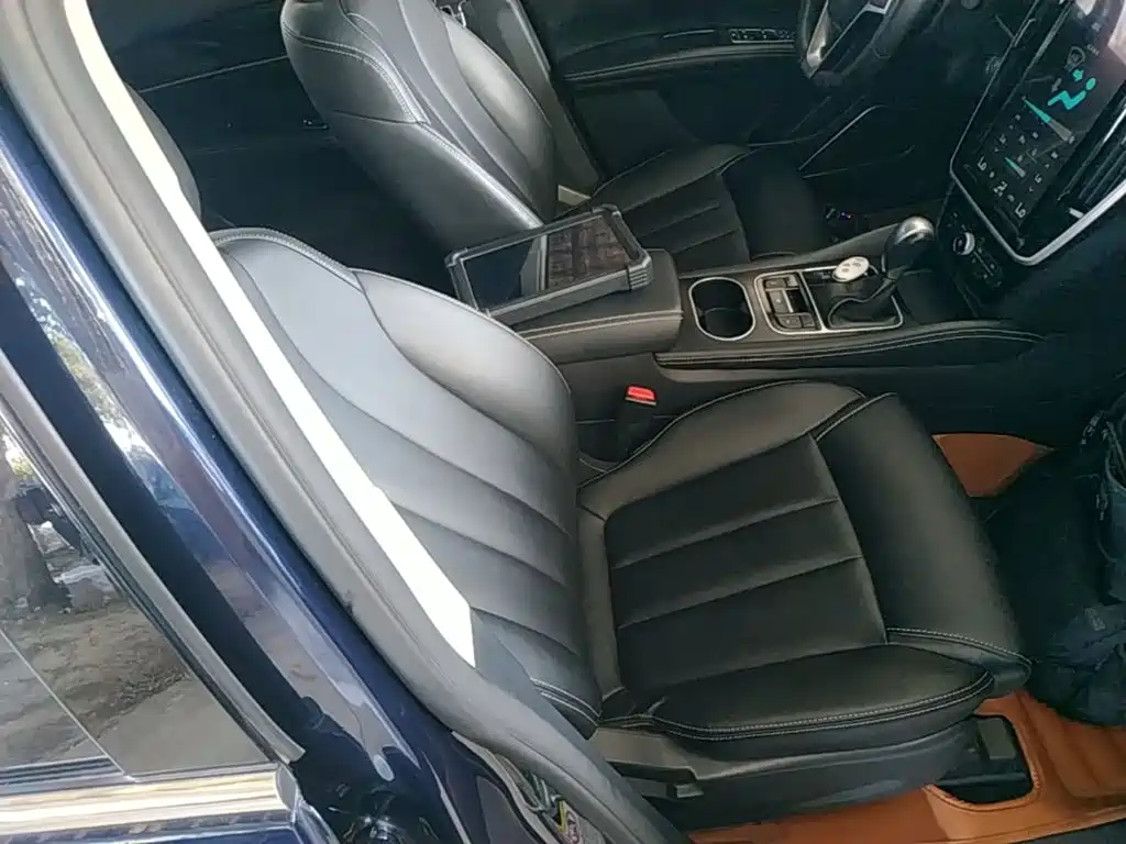 BYD MAX — миниатюра 25