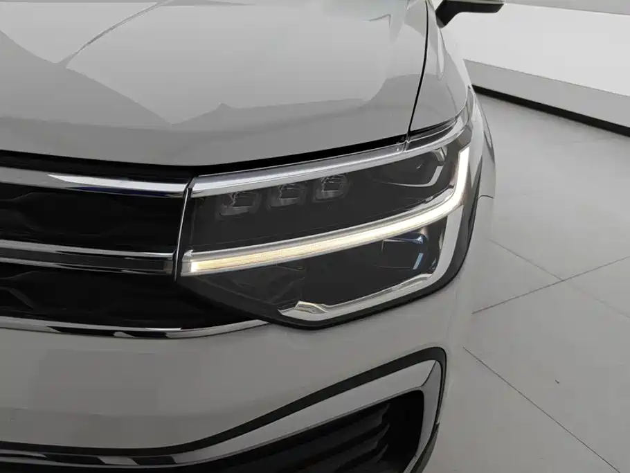 Volkswagen Tharu — миниатюра 5