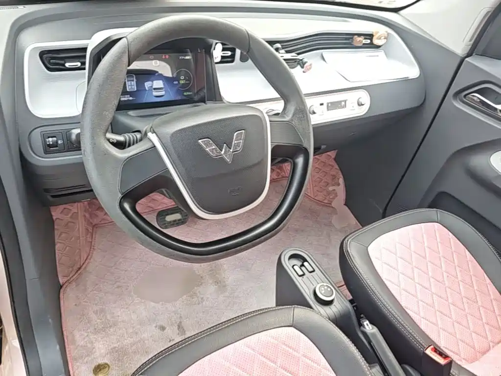 Wuling MINIEV — миниатюра 11
