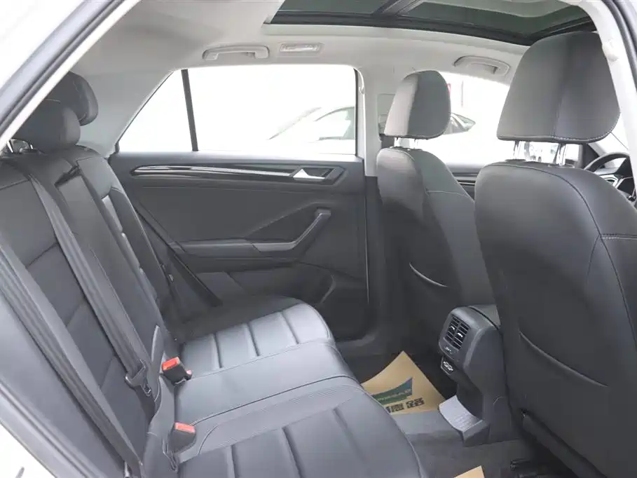 VOLKSWAGEN T ROC EXPLORING SONGS