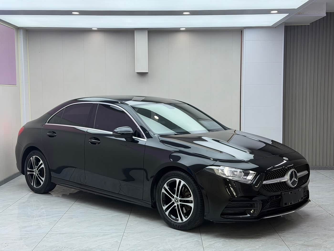 Mercedes-Benz A-Class 1.3 л 2023 г. Чёрный, пробег 36100 км