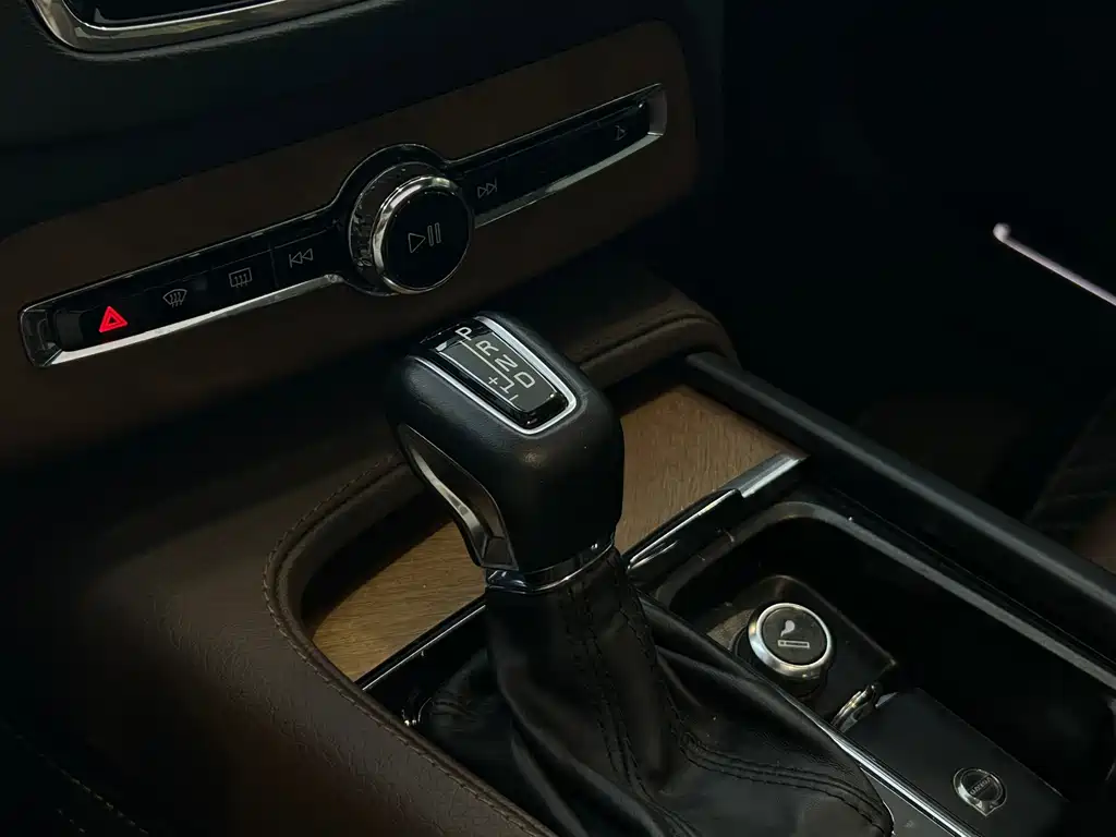 Volvo XC90 — миниатюра 7