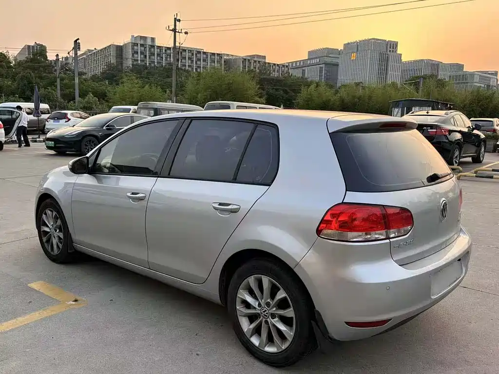 Volkswagen Golf — миниатюра 12