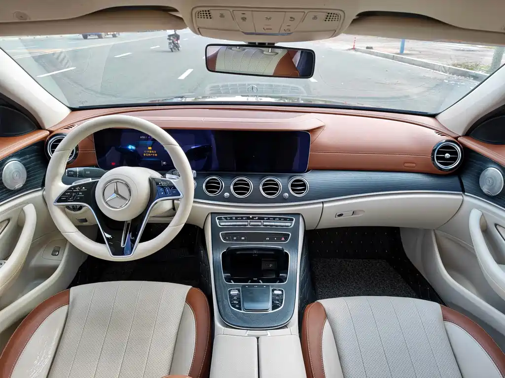 Mercedes-Benz E-Class — миниатюра 7