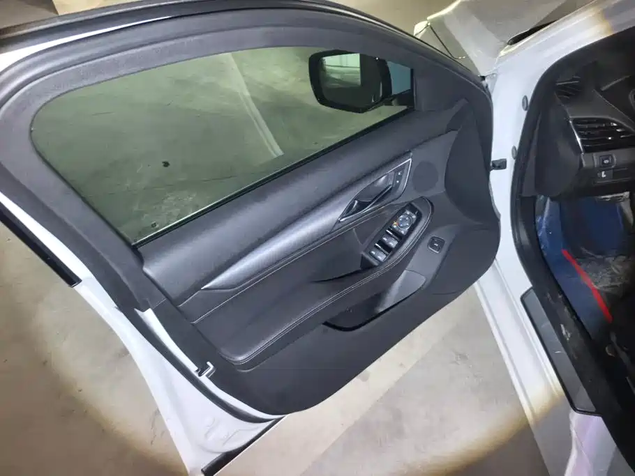 Cadillac CT5 — миниатюра 7