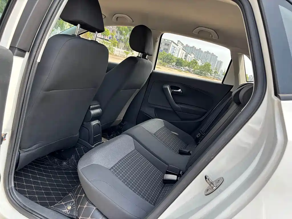 Volkswagen Polo — миниатюра 9