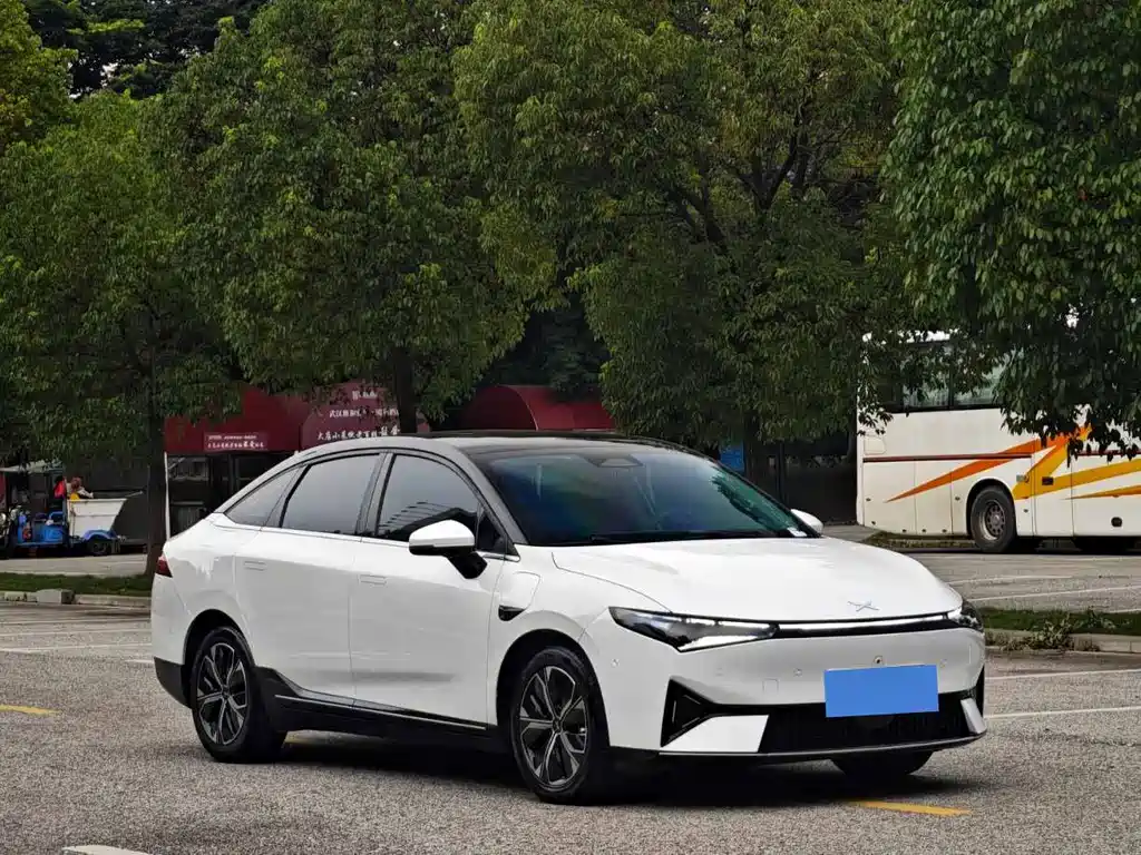 XPeng P5 — миниатюра 3