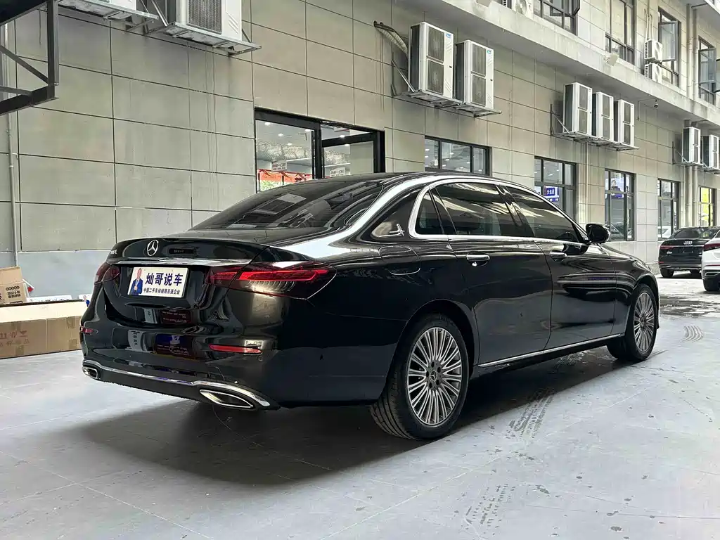 Mercedes-Benz E-Class — миниатюра 2