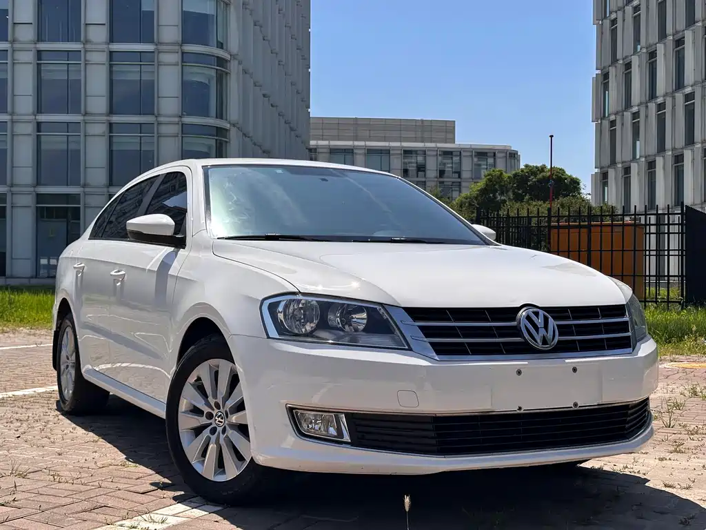 Volkswagen Lavida 2015 1.6L MT