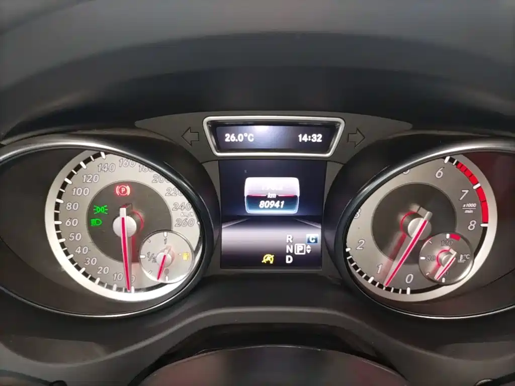 Mercedes-Benz GLA — миниатюра 12